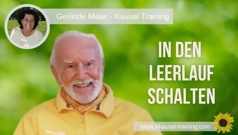Titelbild „In den Leerlauf schalten“: Kurt Tepperwein vor grünem Hintergrund, oben links ein Porträt von Gerlinde Maier